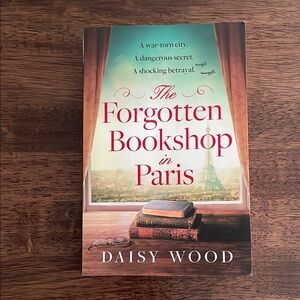 The Forgotten Bookshop in Paris by Daisy Wood paperback